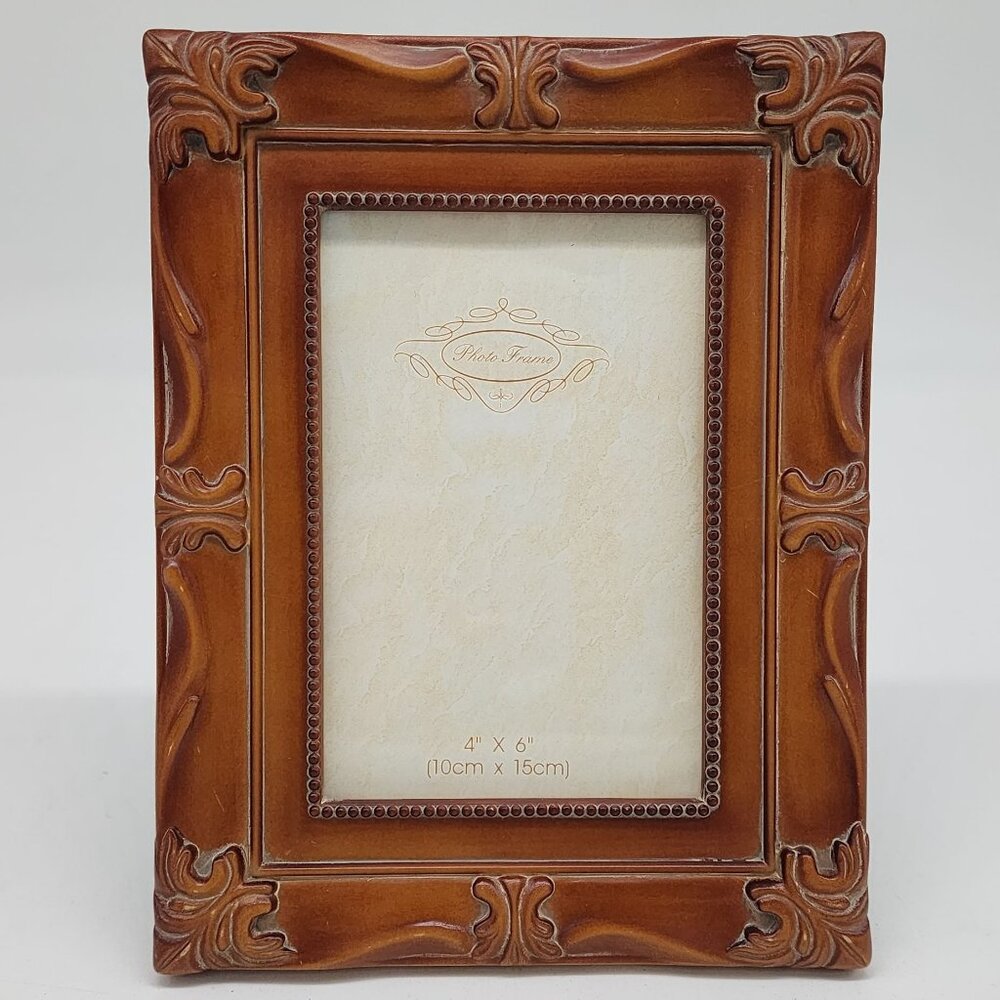VTG Inspired Ornate Brown Resin Photo Frame Embossed Faux Wood Leather Texture